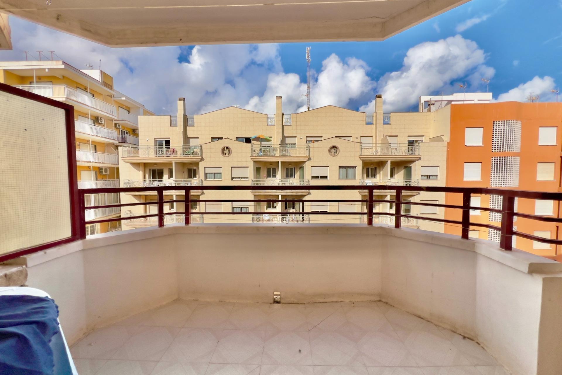 Resale - Apartment  - Torrevieja - Playa del cura