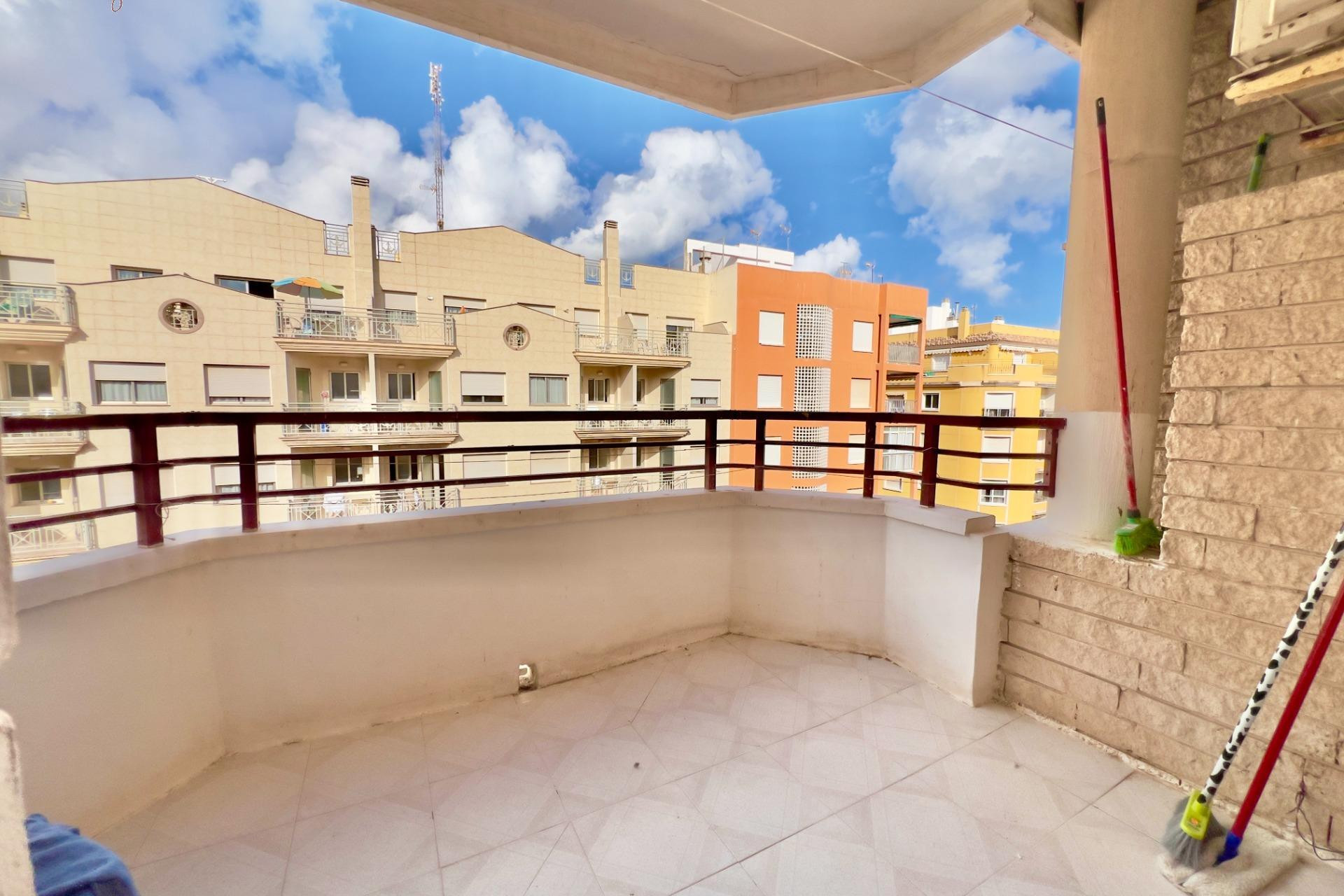 Resale - Apartment  - Torrevieja - Playa del cura