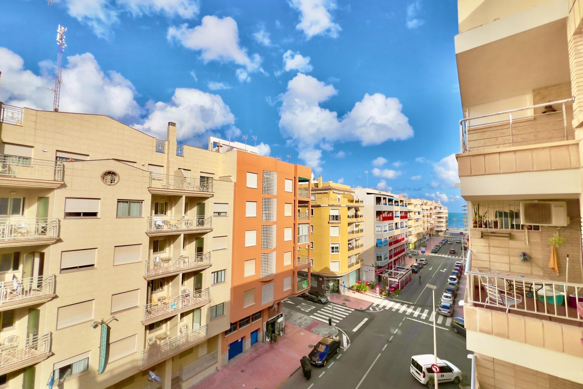 Resale - Apartment  - Torrevieja - Playa del cura