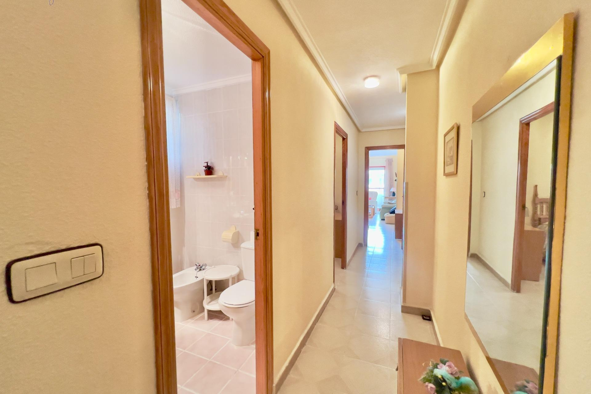 Resale - Apartment  - Torrevieja - Playa del cura