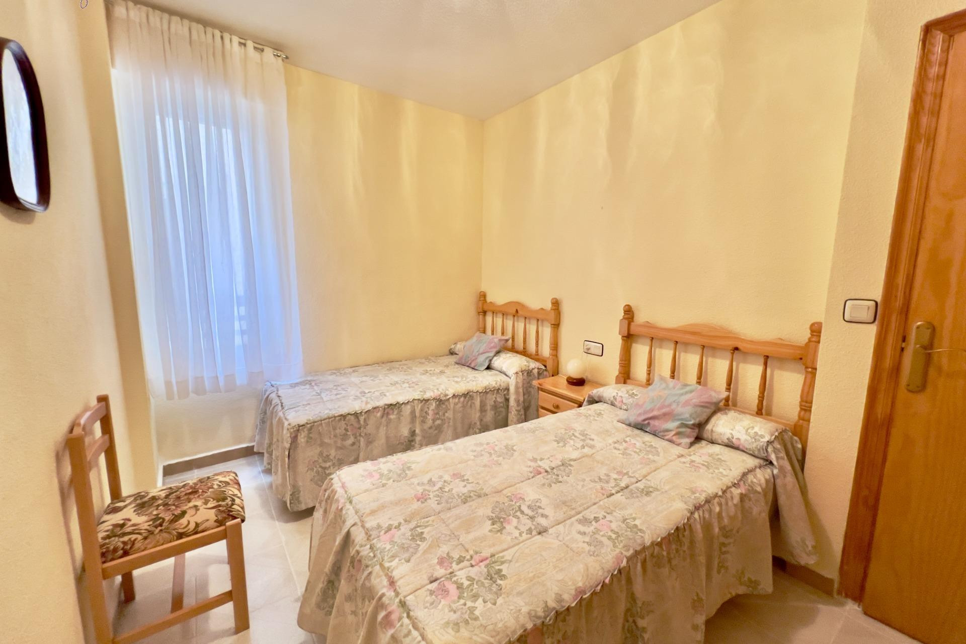 Resale - Apartment  - Torrevieja - Playa del cura