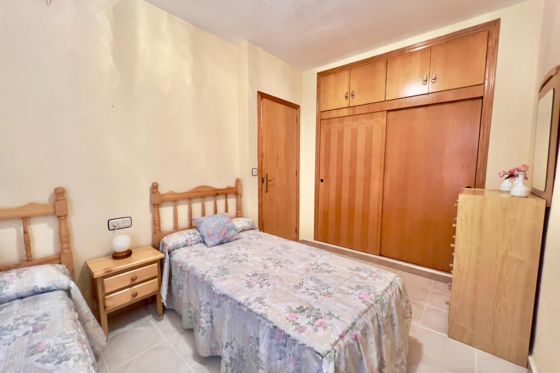 Resale - Apartment  - Torrevieja - Playa del cura