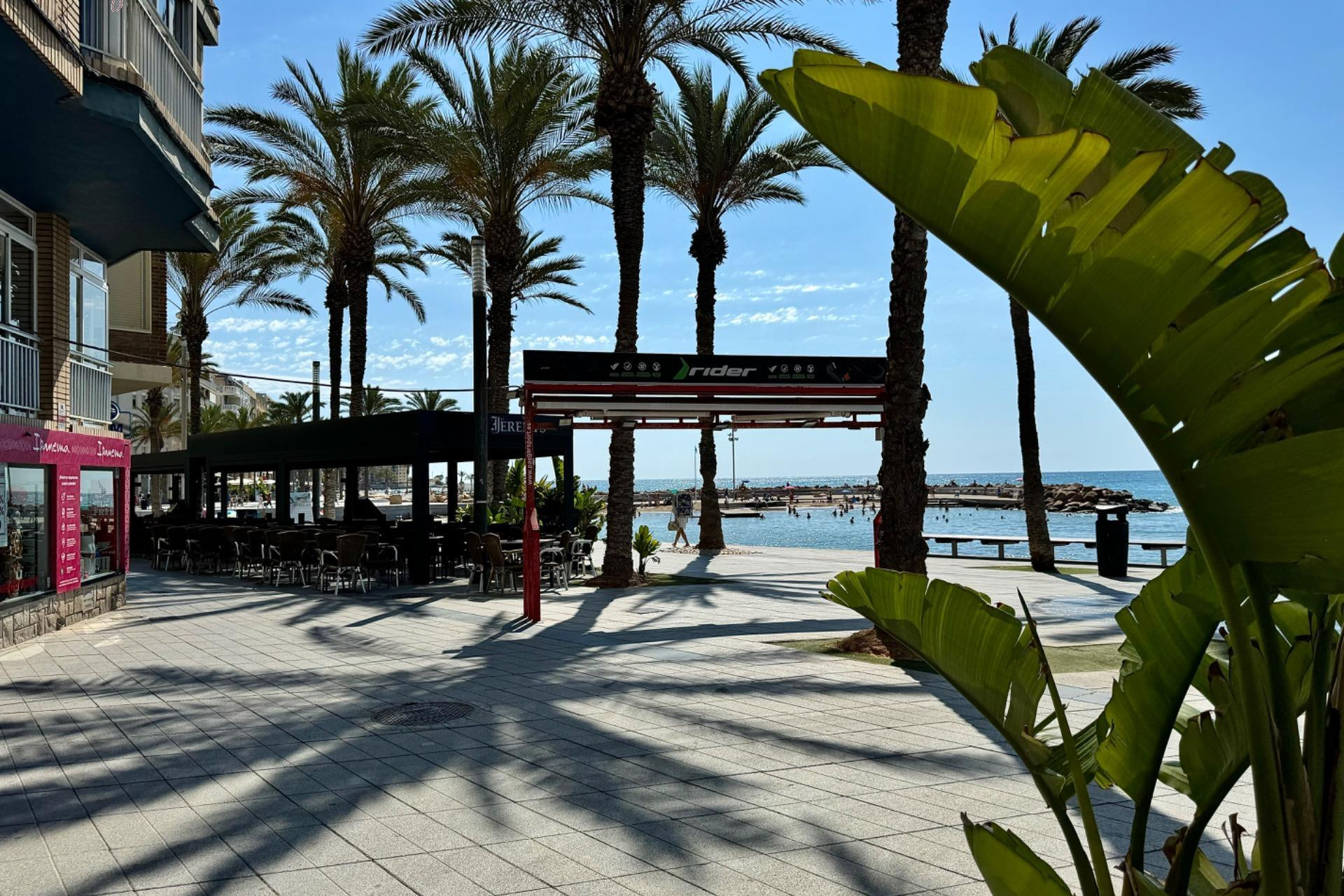 Resale - Apartment  - Torrevieja - Playa del cura