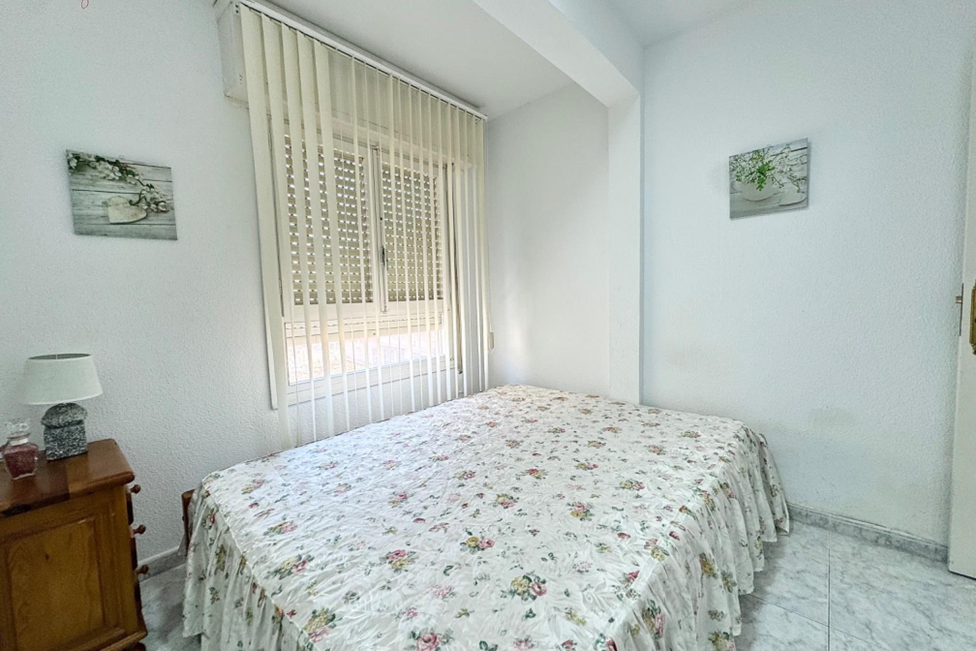 Resale - Apartment  - Torrevieja - Playa del cura