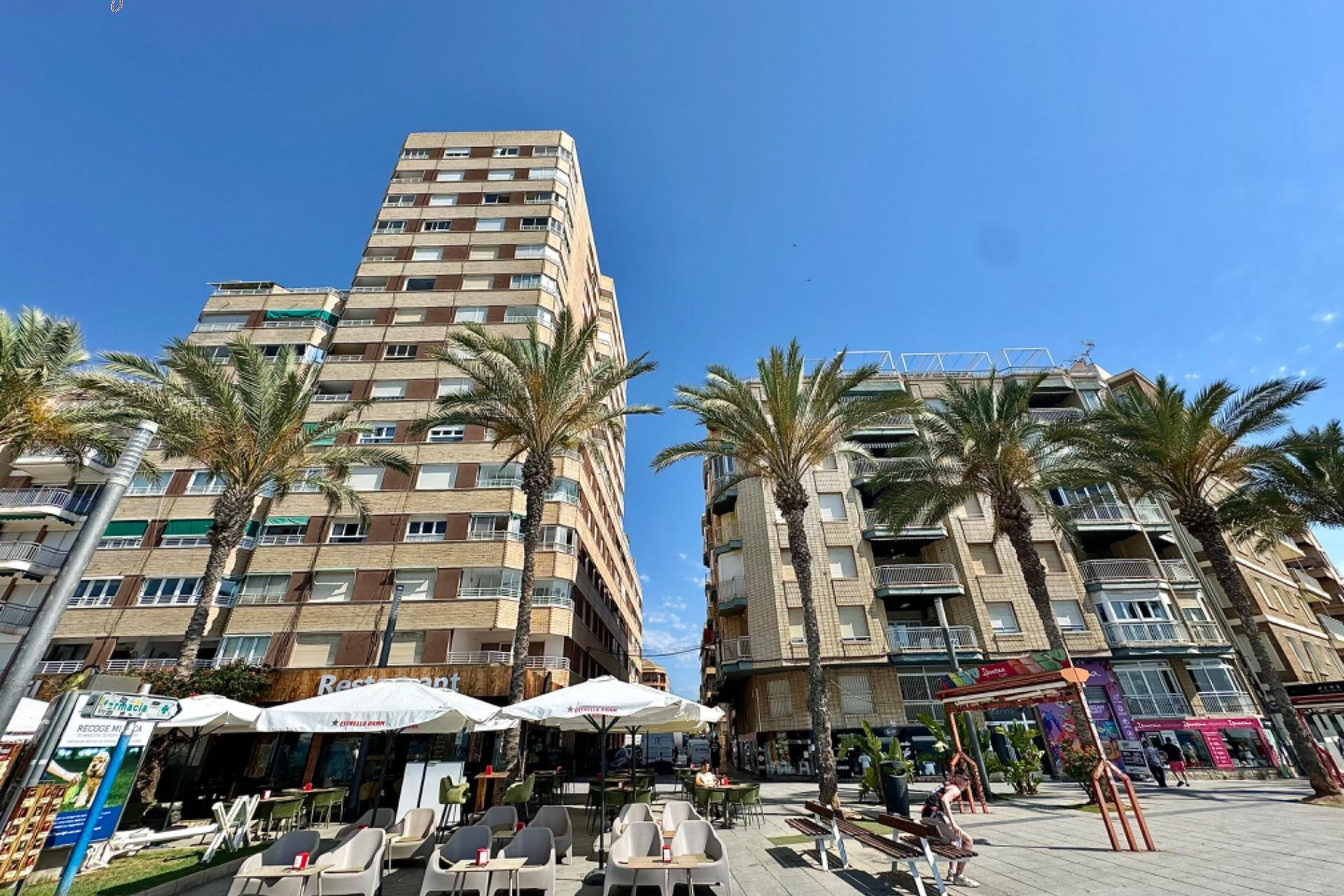 Resale - Apartment  - Torrevieja - Playa del cura