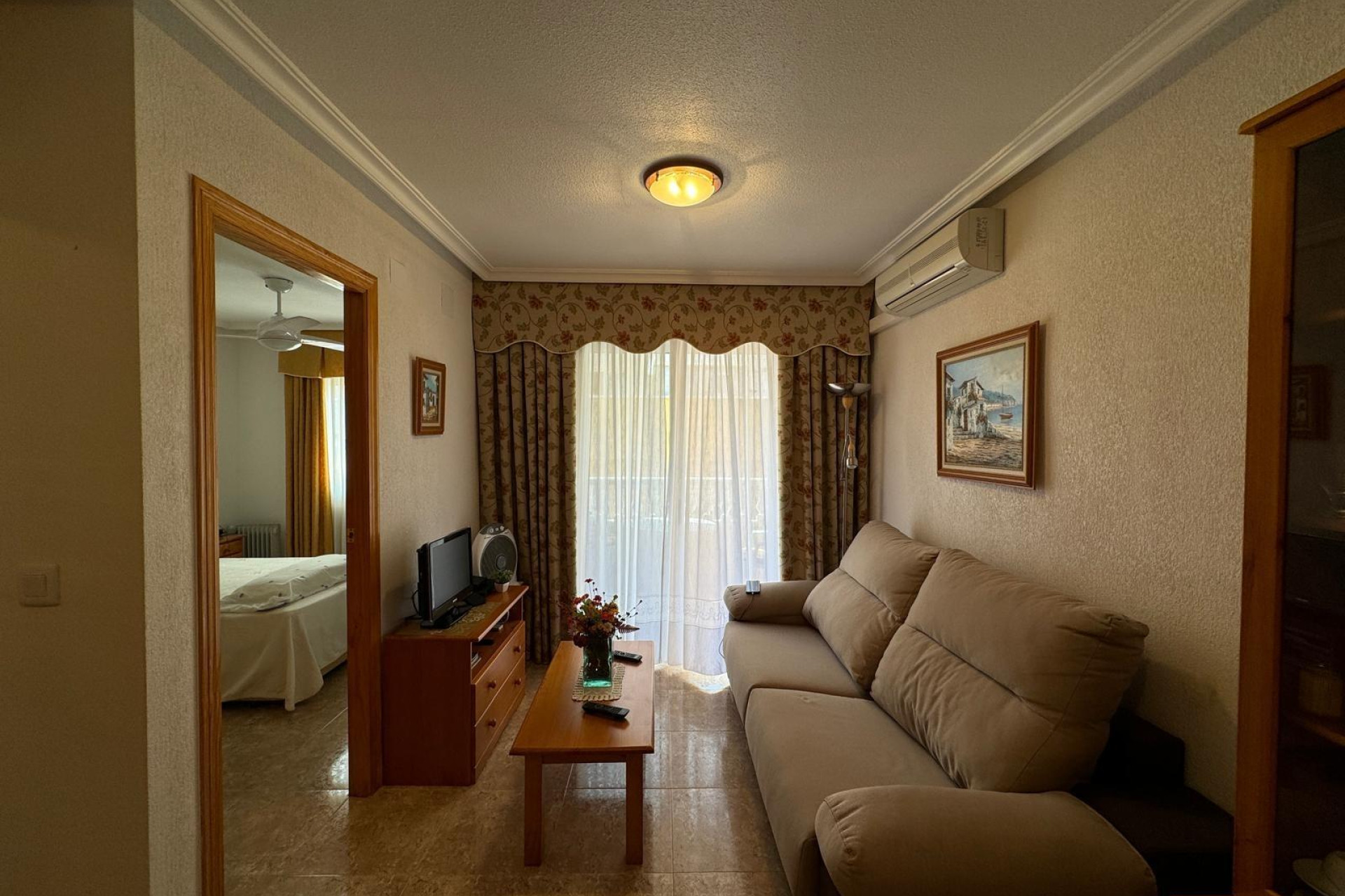 Resale - Apartment  - Torrevieja - Playa del cura