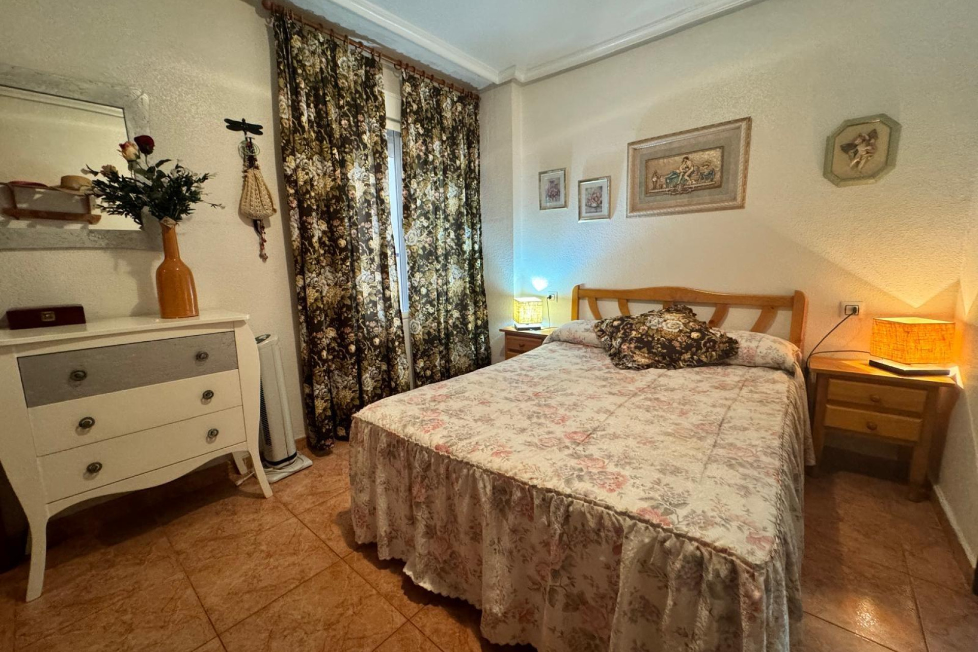 Resale - Apartment  - Torrevieja - Playa del cura