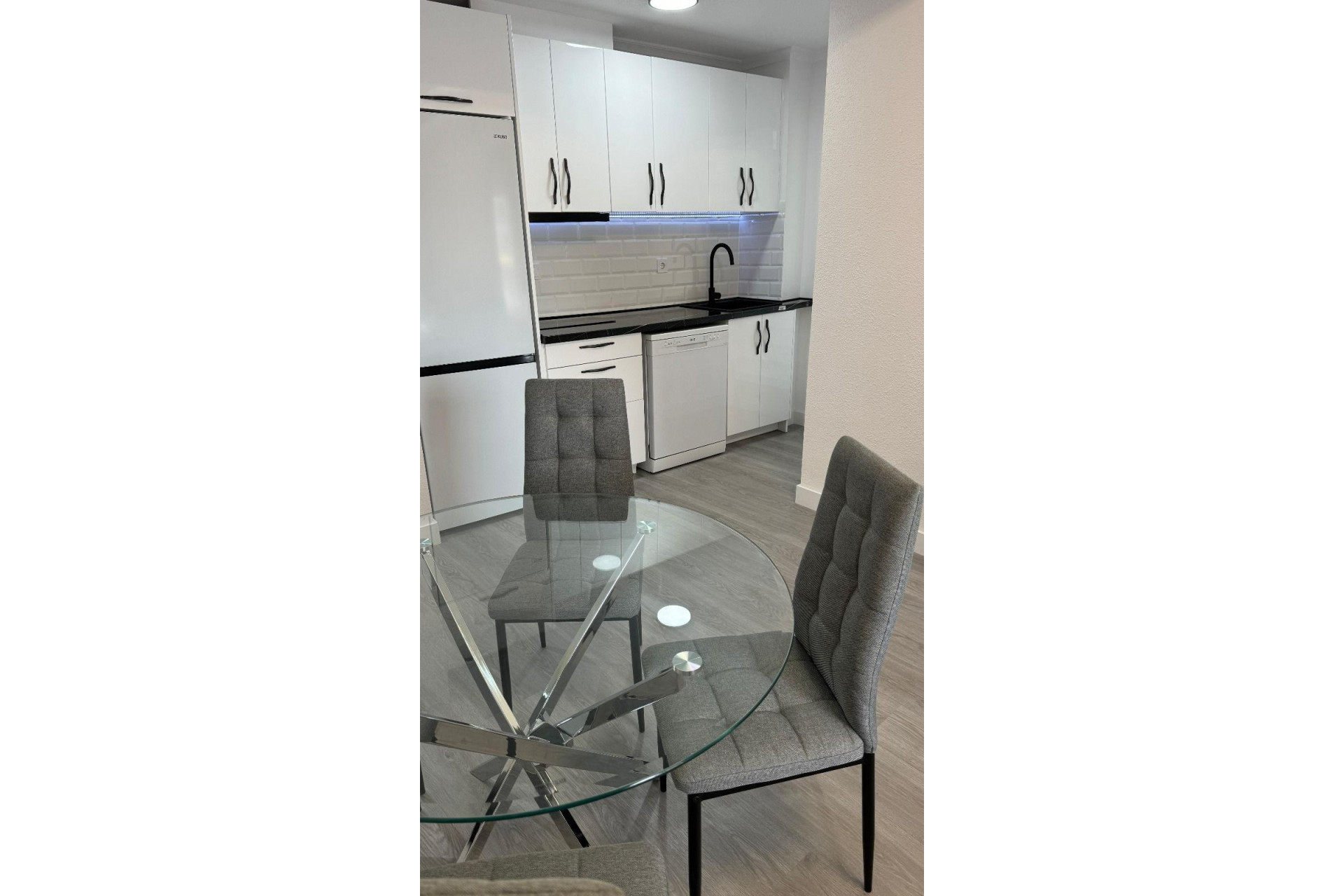 Resale - Apartment  - Torrevieja - Playa del cura