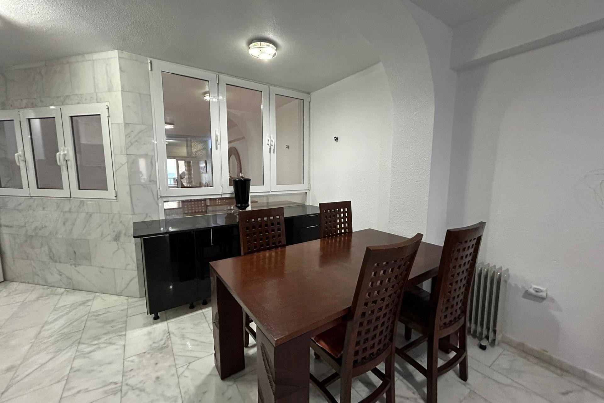 Resale - Apartment  - Torrevieja - Playa del cura