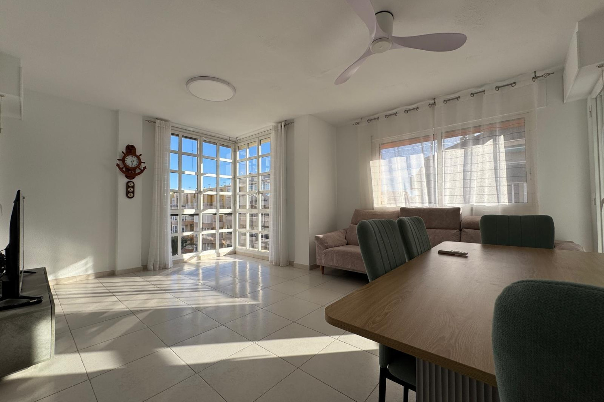 Resale - Apartment  - Torrevieja - Playa del cura