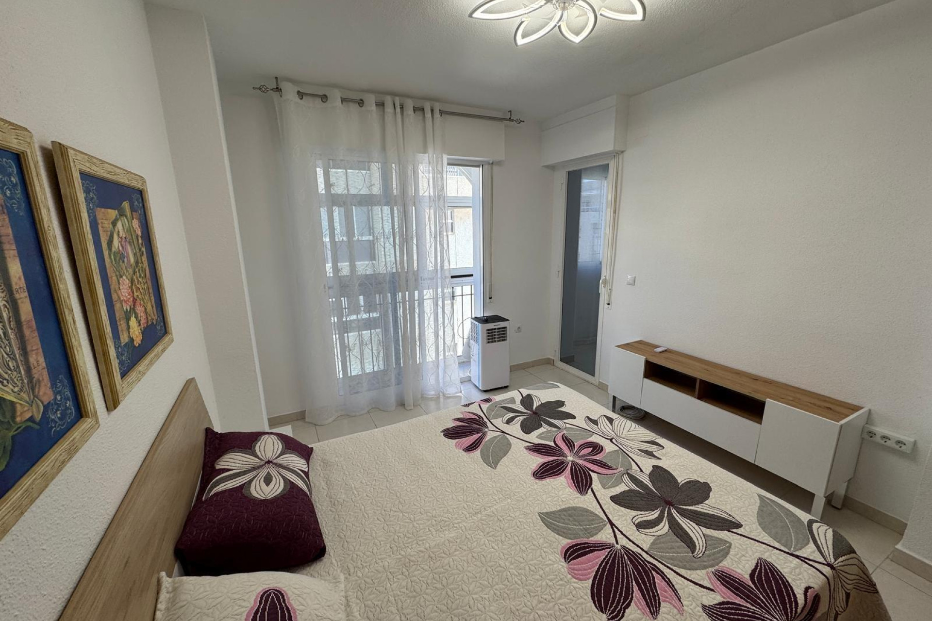 Resale - Apartment  - Torrevieja - Playa del cura