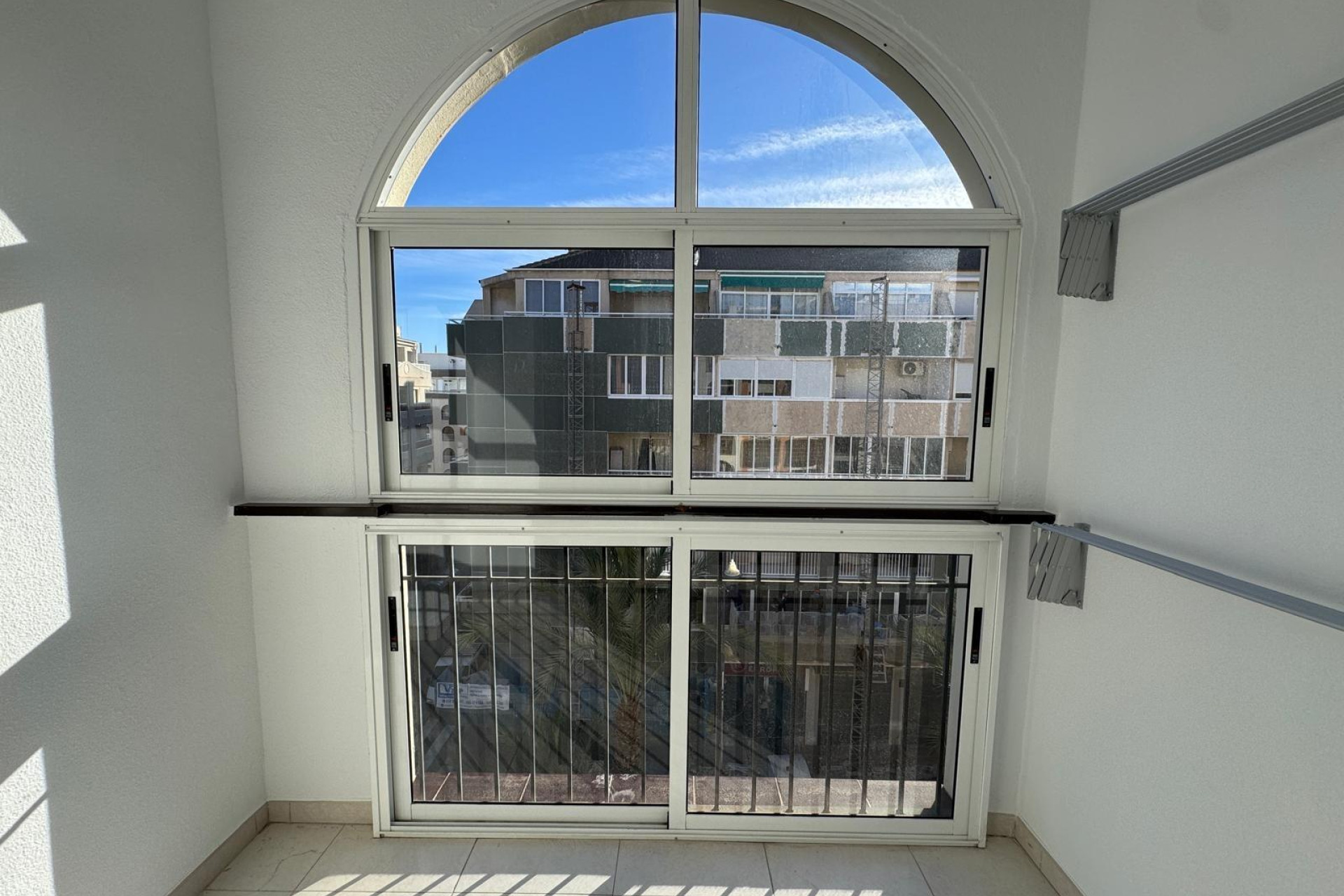 Resale - Apartment  - Torrevieja - Playa del cura