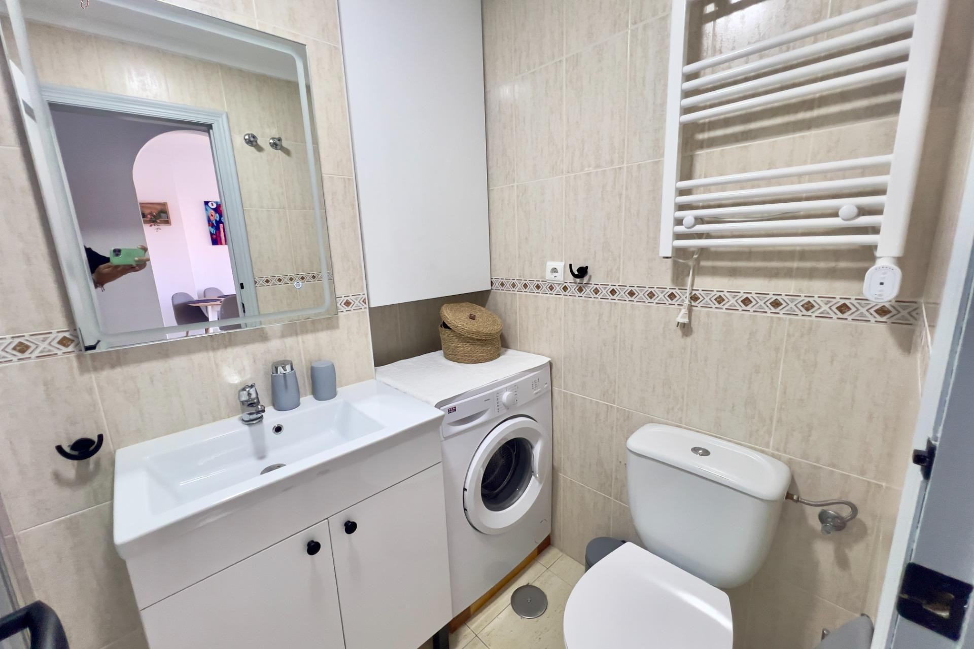 Resale - Apartment  - Torrevieja - Playa del cura