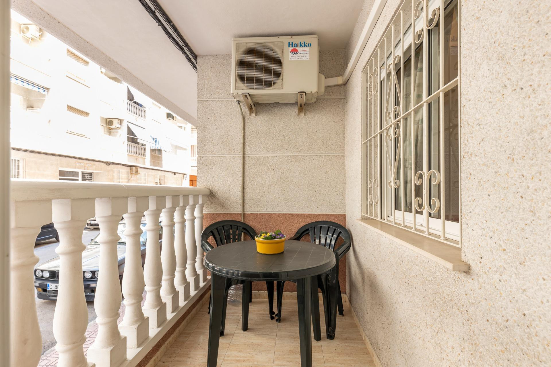 Resale - Apartment  - Torrevieja - Playa del cura