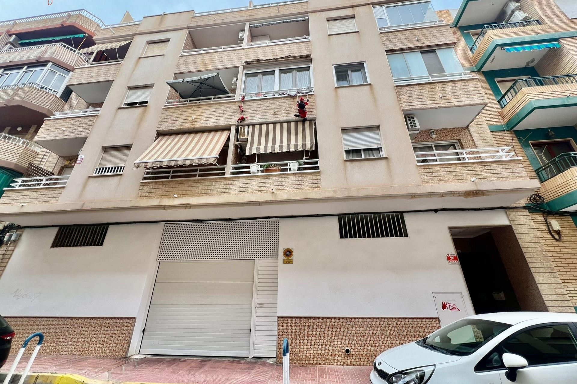 Resale - Apartment  - Torrevieja - Playa del cura