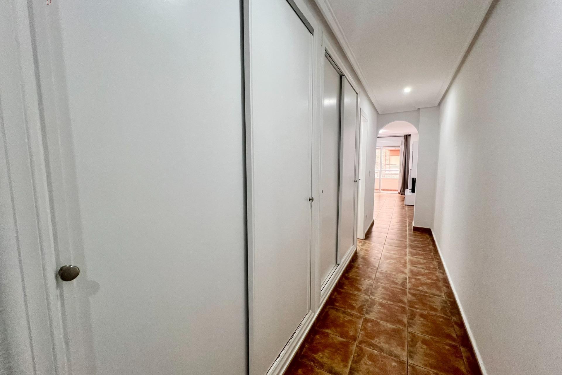 Resale - Apartment  - Torrevieja - Playa del cura