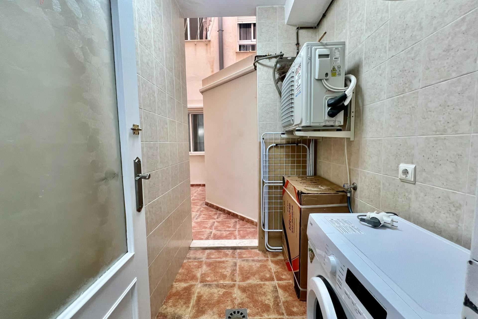 Resale - Apartment  - Torrevieja - Playa del cura