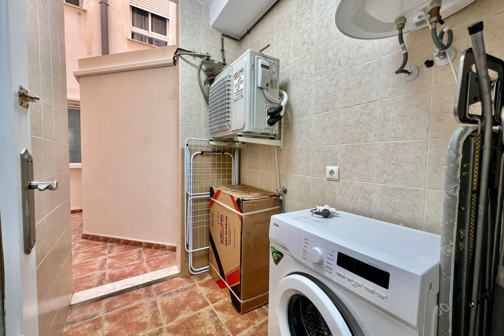 Resale - Apartment  - Torrevieja - Playa del cura