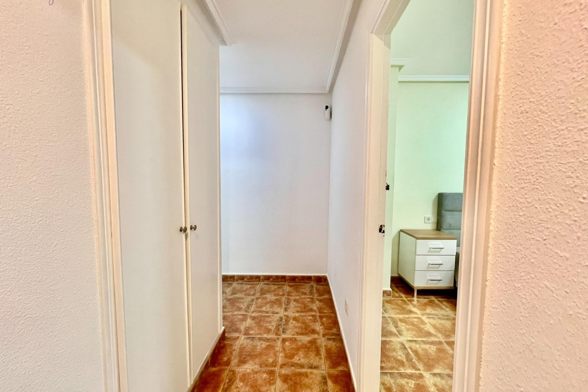 Resale - Apartment  - Torrevieja - Playa del cura