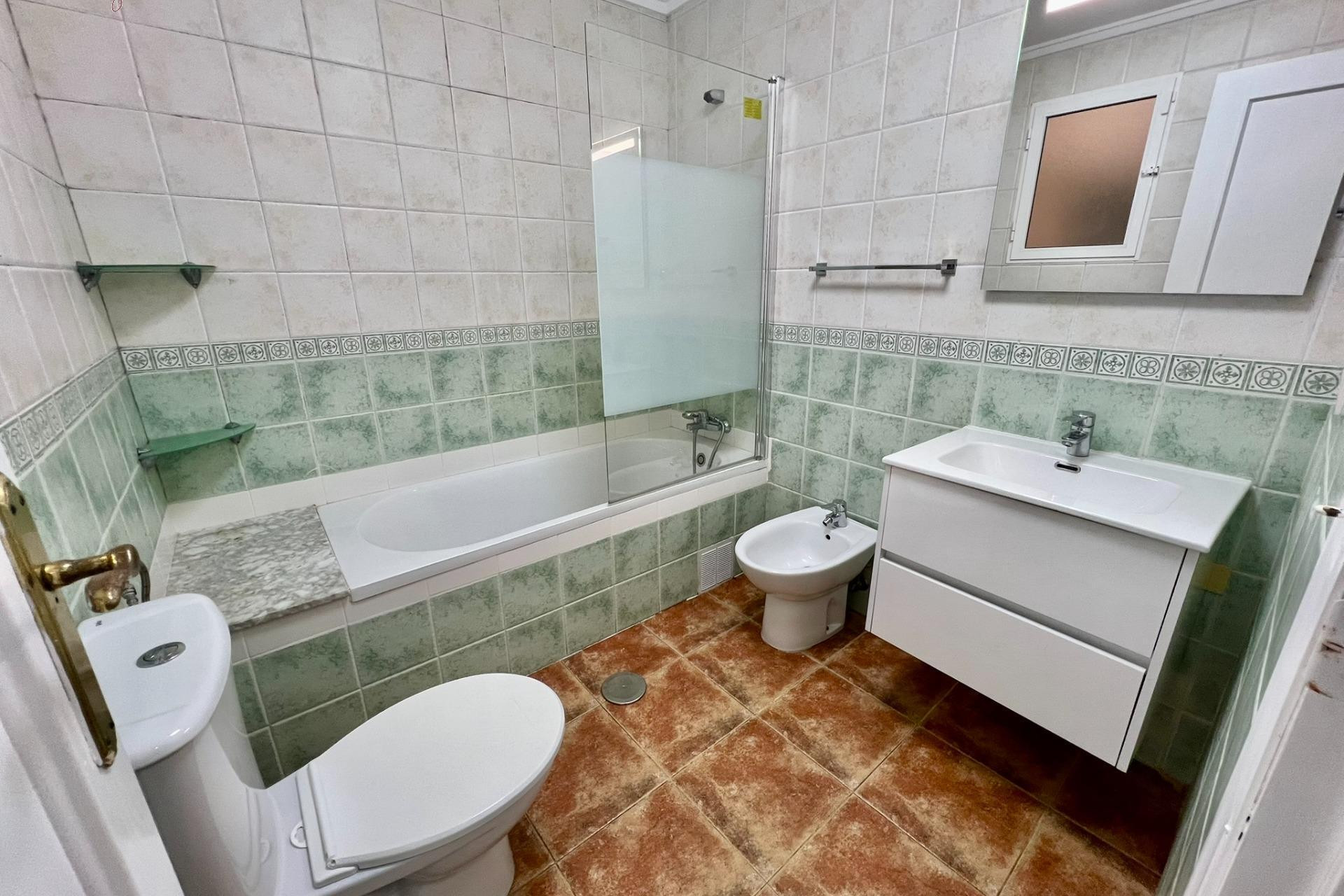 Resale - Apartment  - Torrevieja - Playa del cura