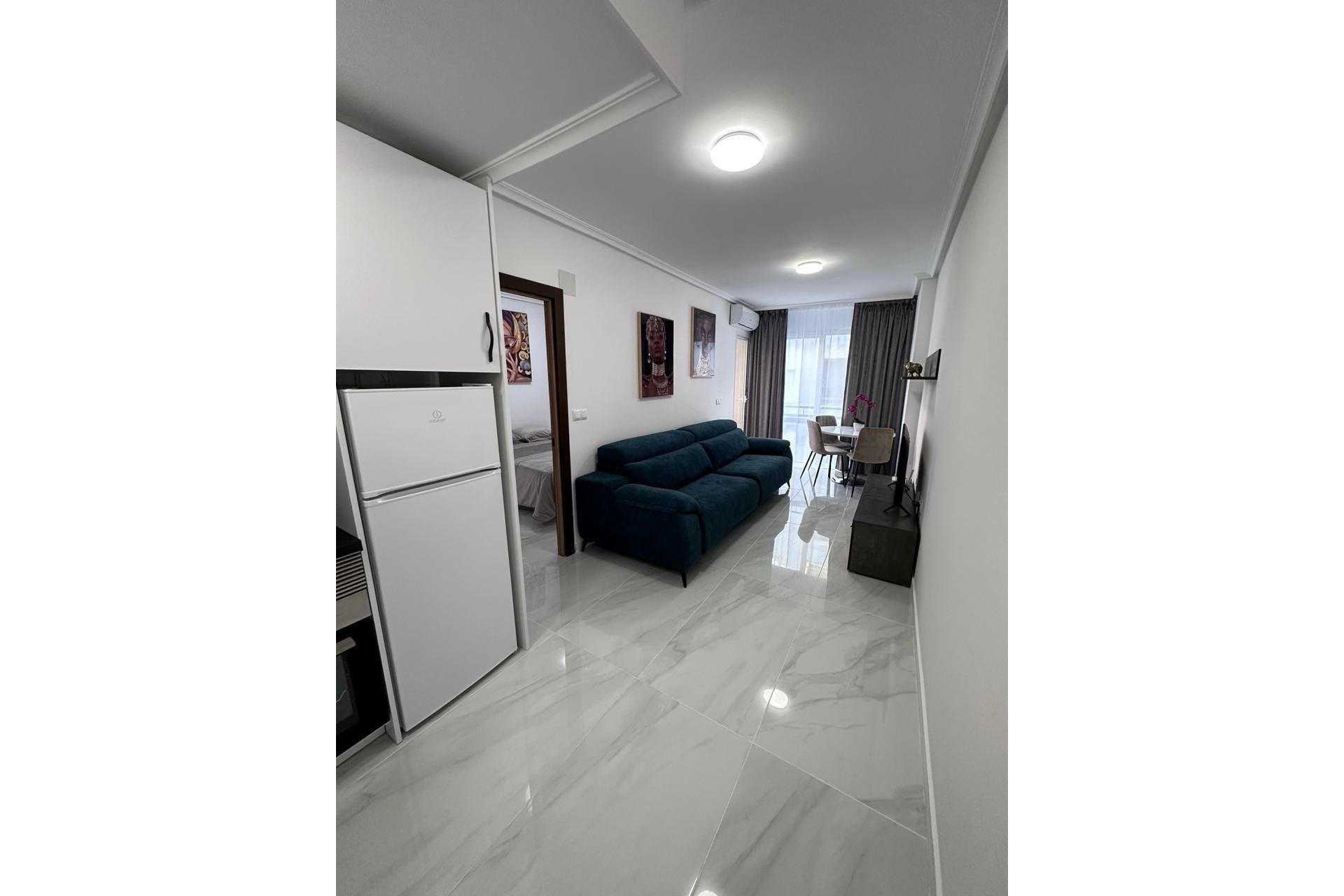 Resale - Apartment  - Torrevieja - Playa del Cura