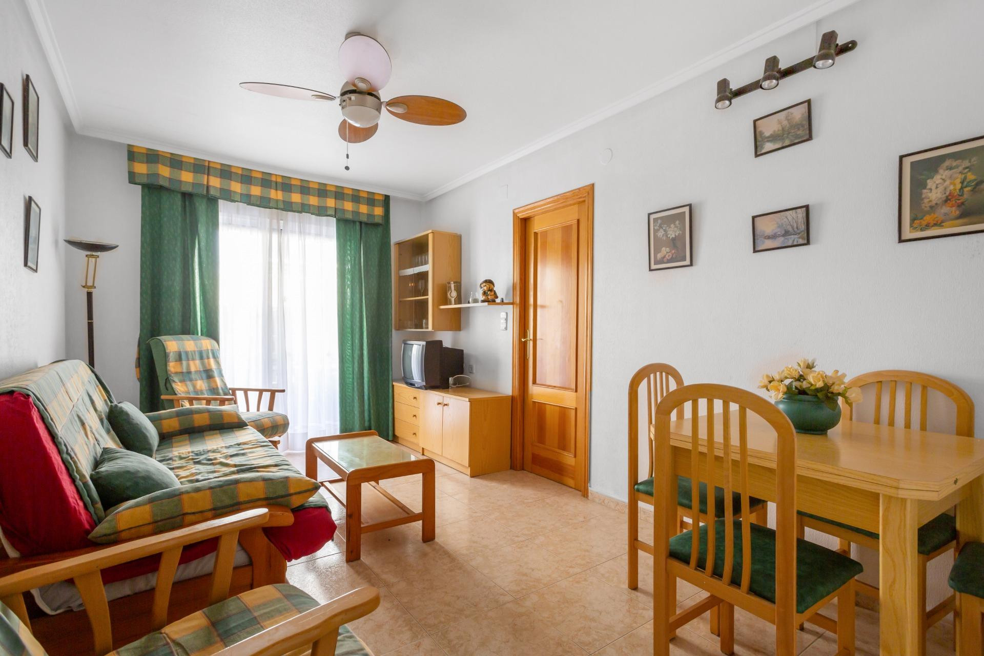 Resale - Apartment  - Torrevieja - Playa del cura