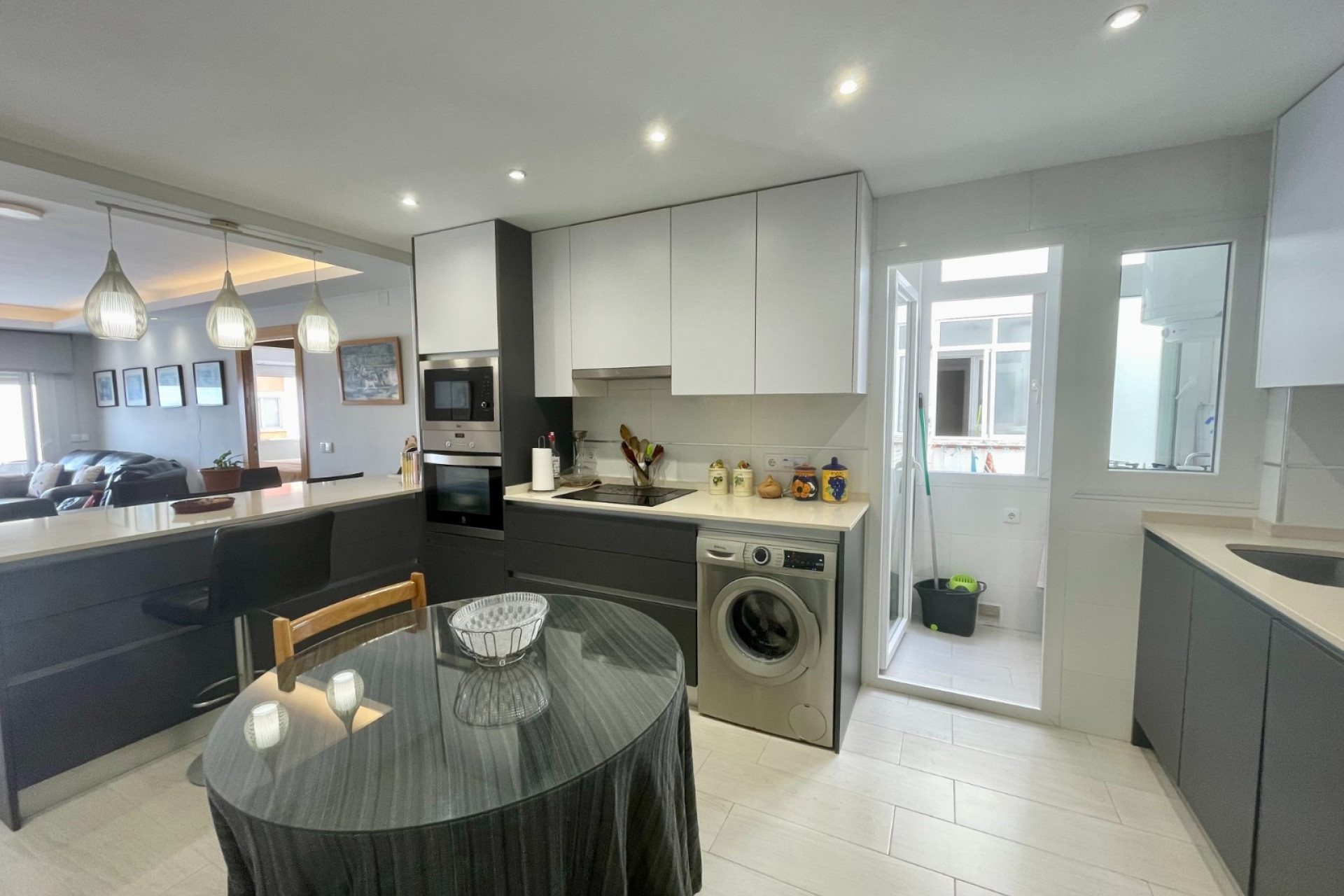 Resale - Apartment  - Torrevieja - Playa Del Cura