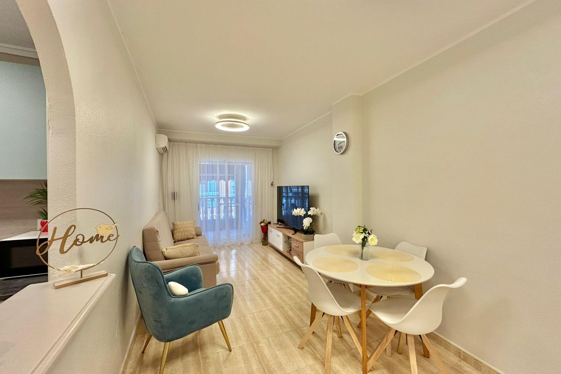 Resale - Apartment  - Torrevieja - Playa del Cura