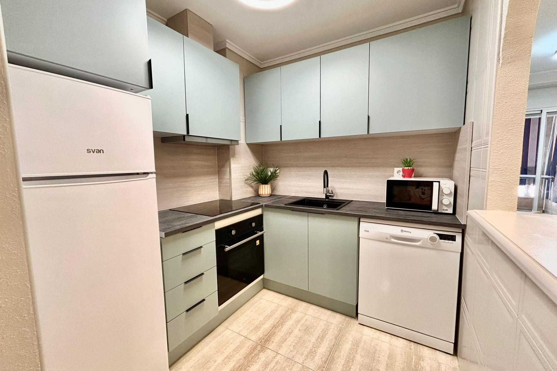 Resale - Apartment  - Torrevieja - Playa del Cura