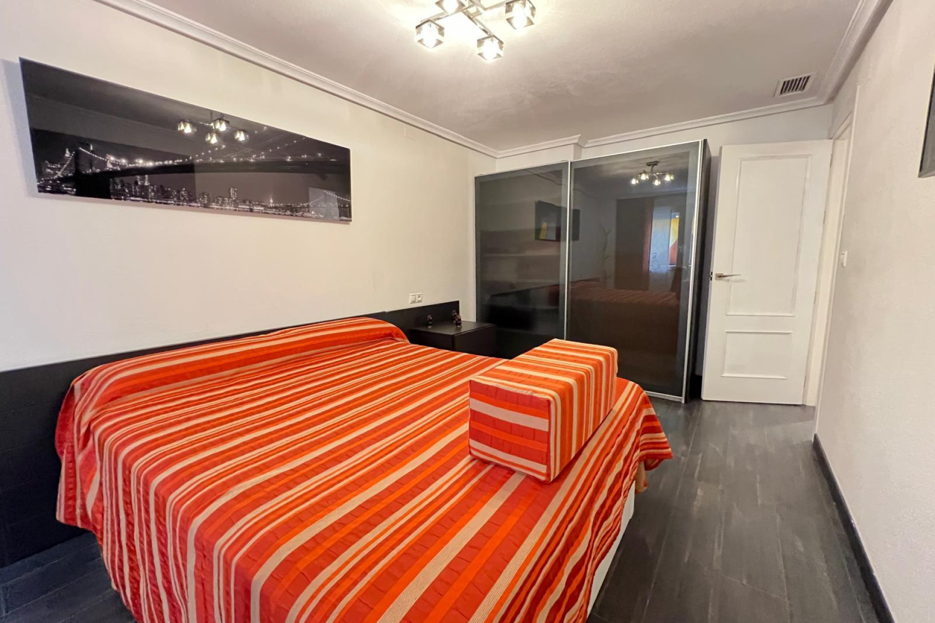 Resale - Apartment  - Torrevieja - Playa del Cura