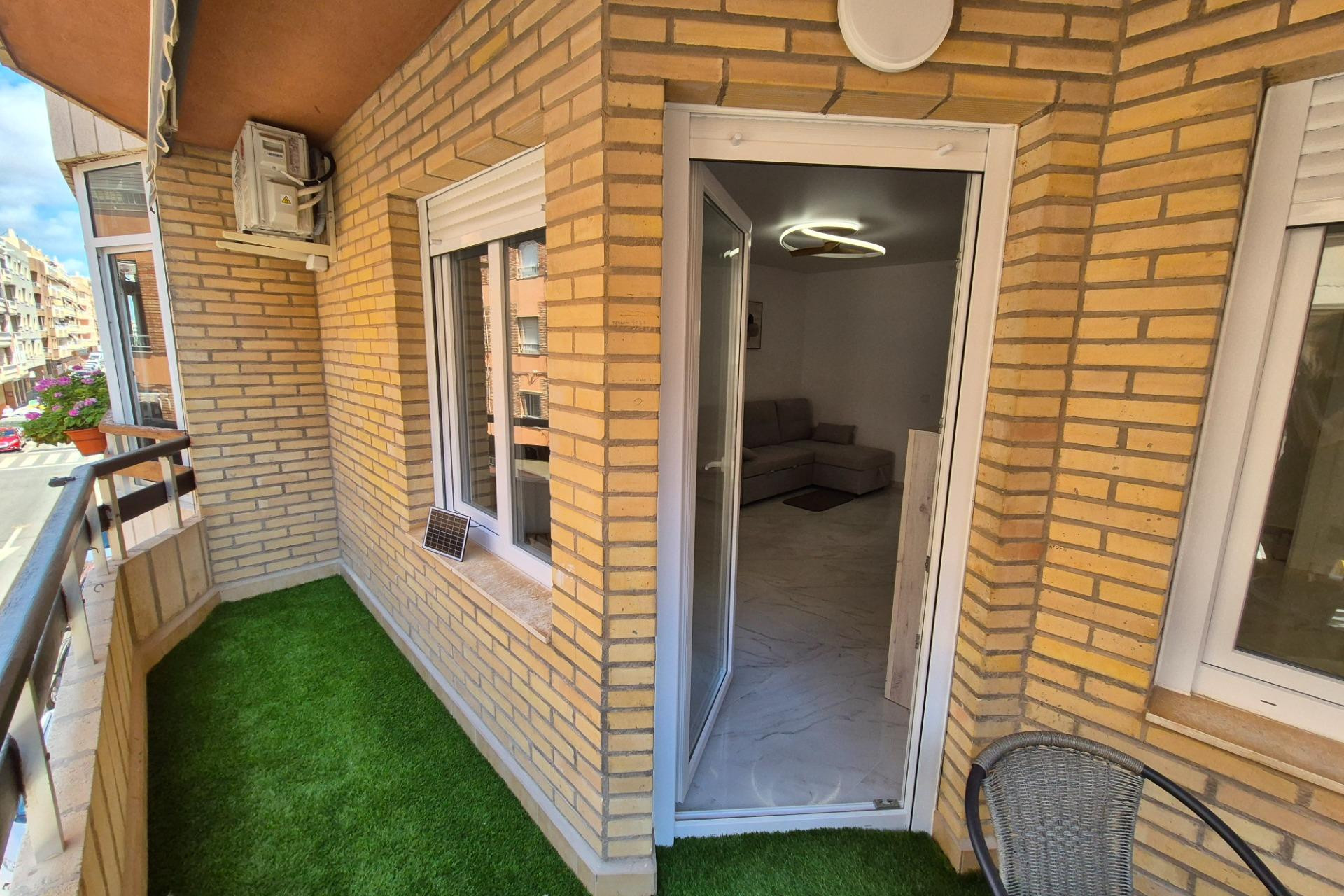Resale - Apartment  - Torrevieja - Playa del Cura
