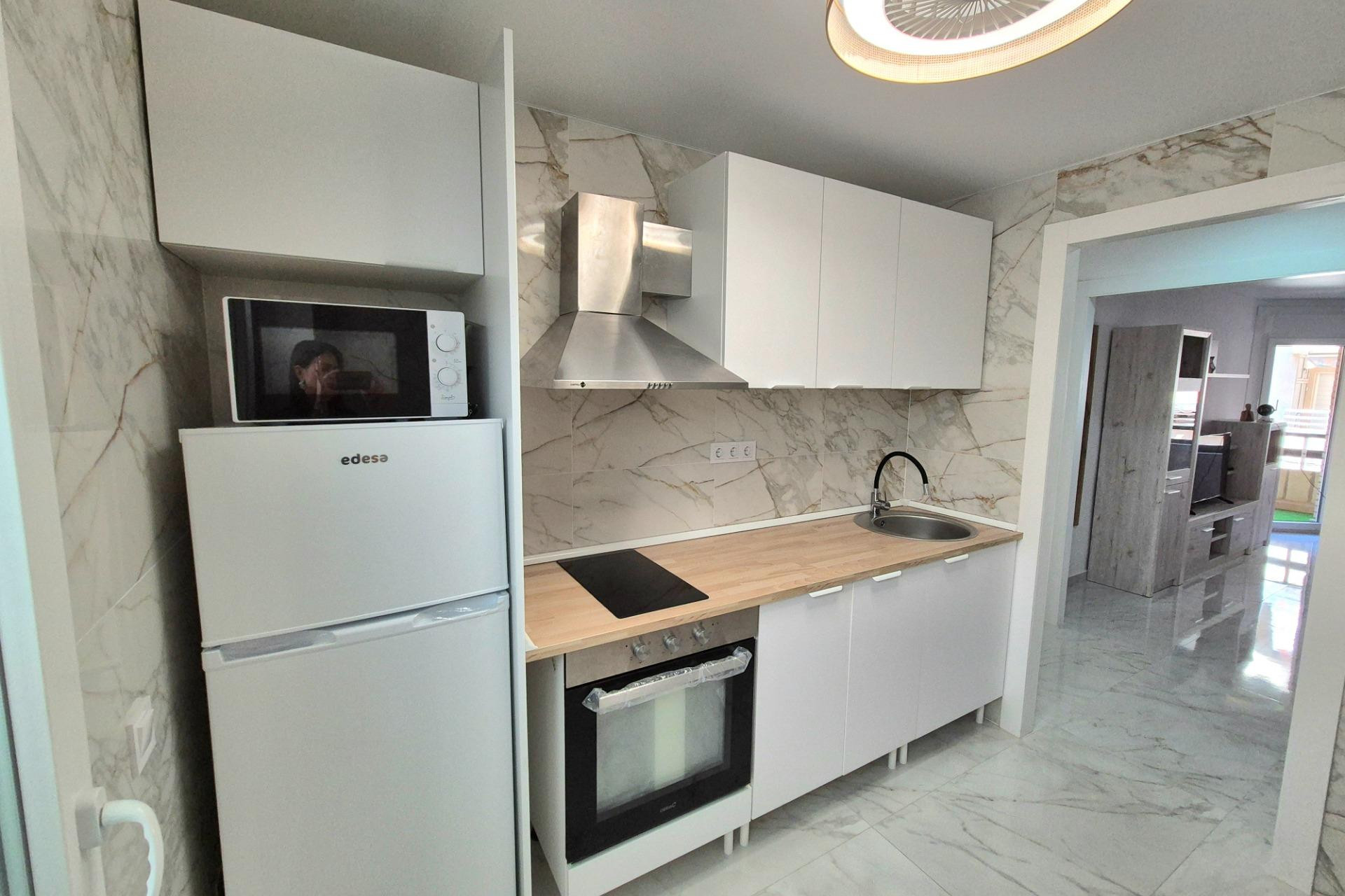 Resale - Apartment  - Torrevieja - Playa del Cura