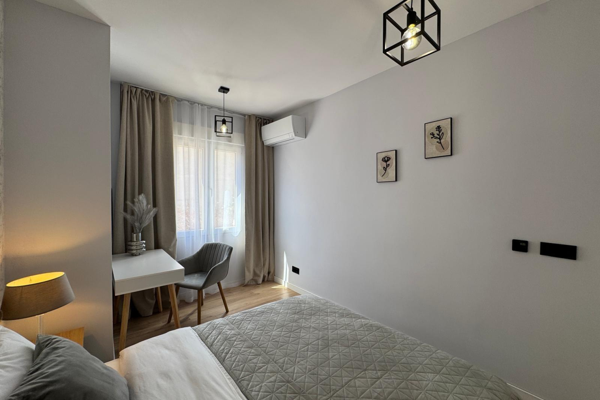 Resale - Apartment  - Torrevieja - Playa del Cura