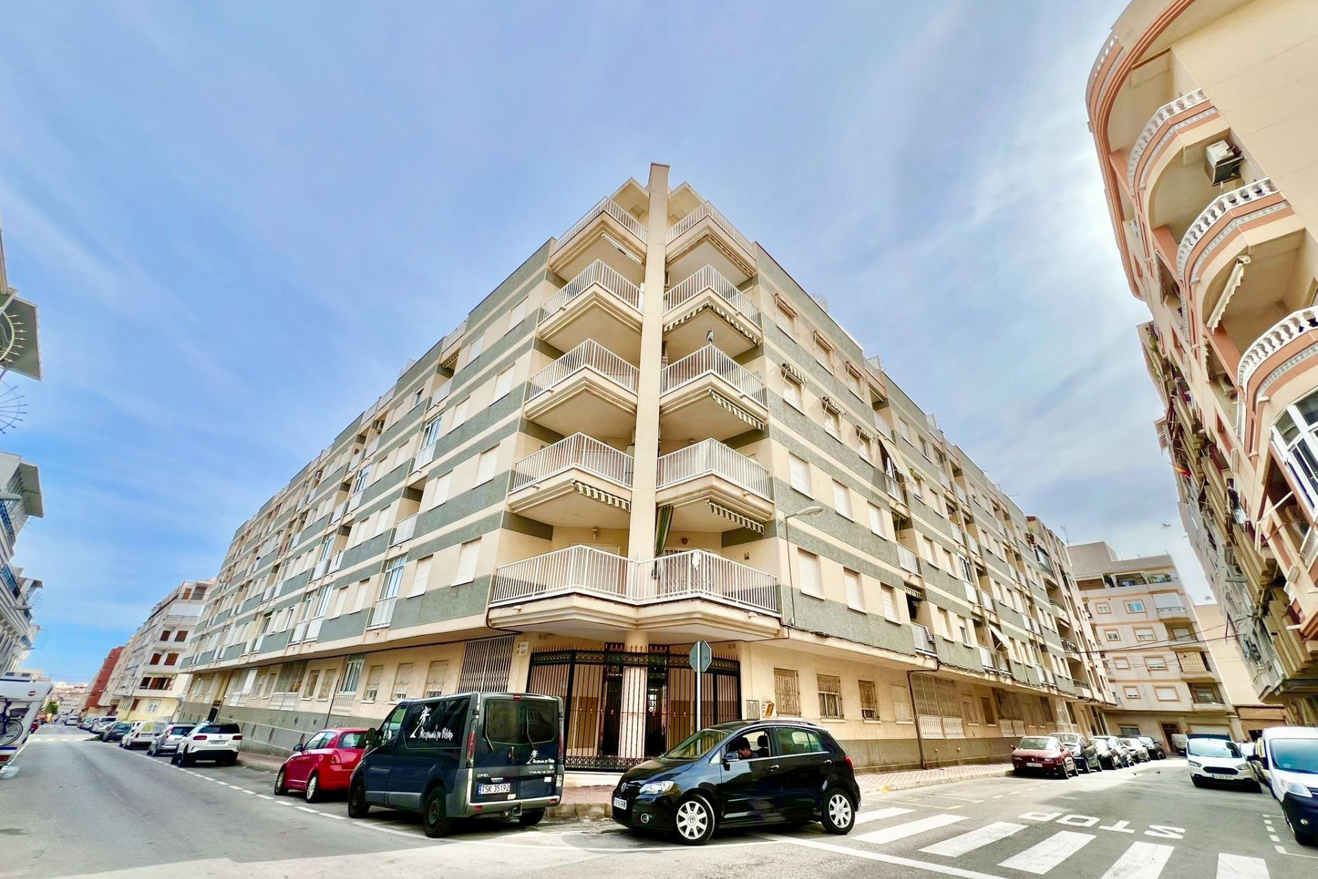 Resale - Apartment  - Torrevieja - Playa del Cura