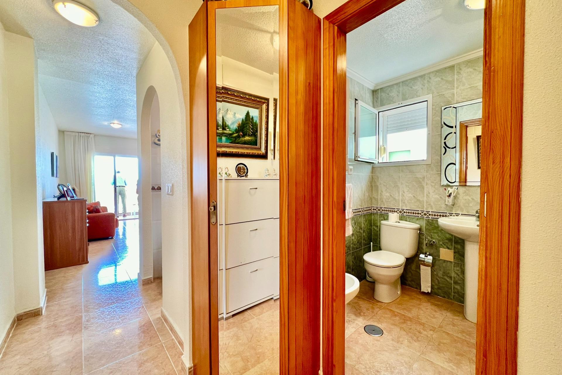 Resale - Apartment  - Torrevieja - Playa del Cura