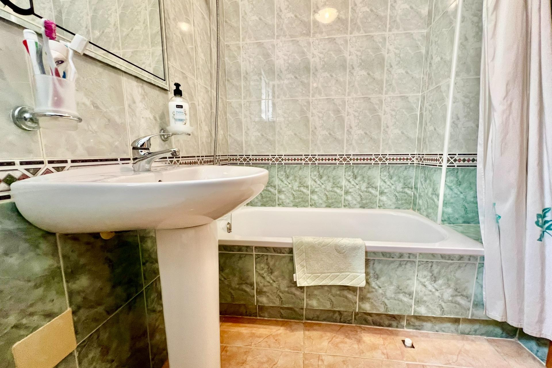 Resale - Apartment  - Torrevieja - Playa del Cura