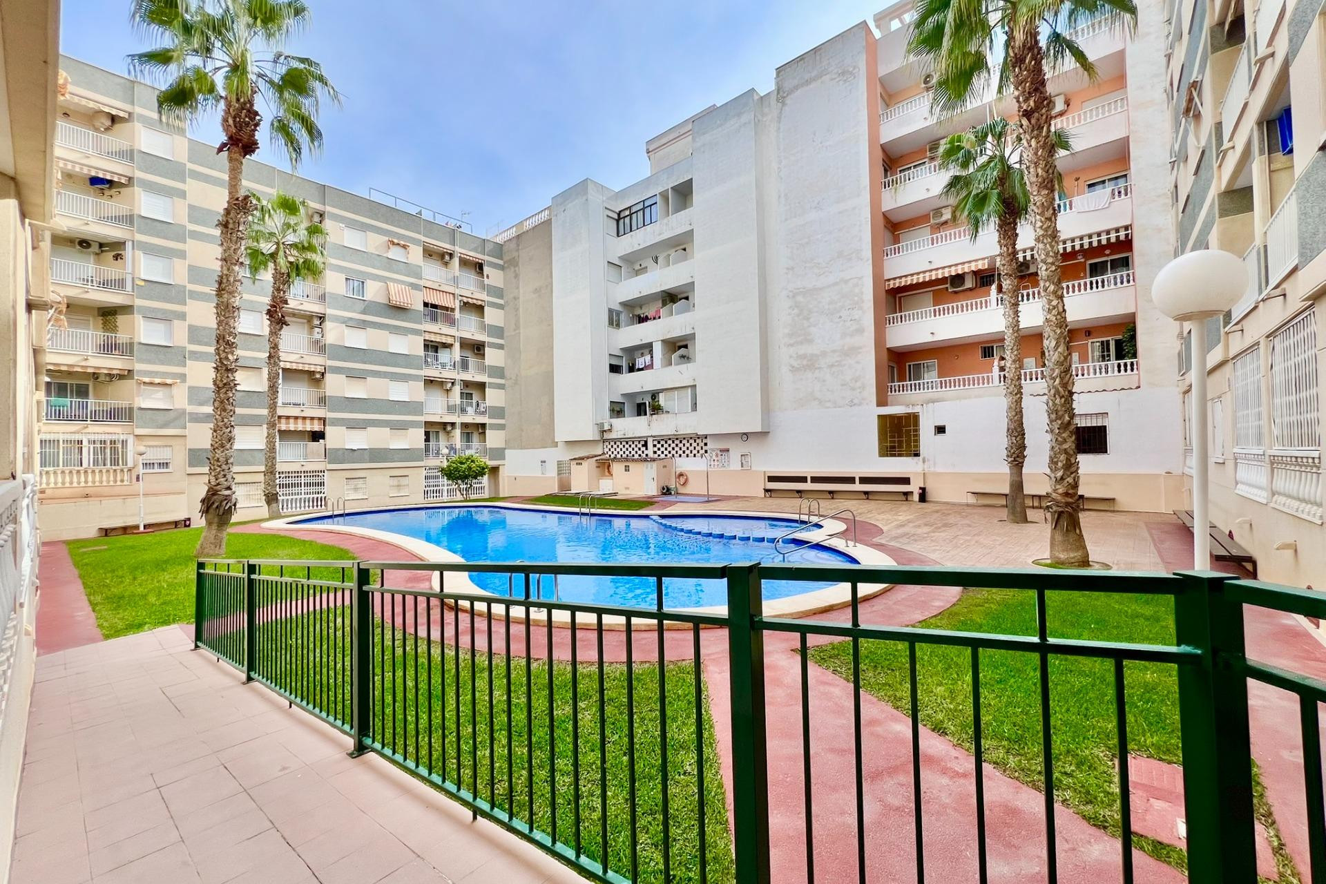 Resale - Apartment  - Torrevieja - Playa del Cura