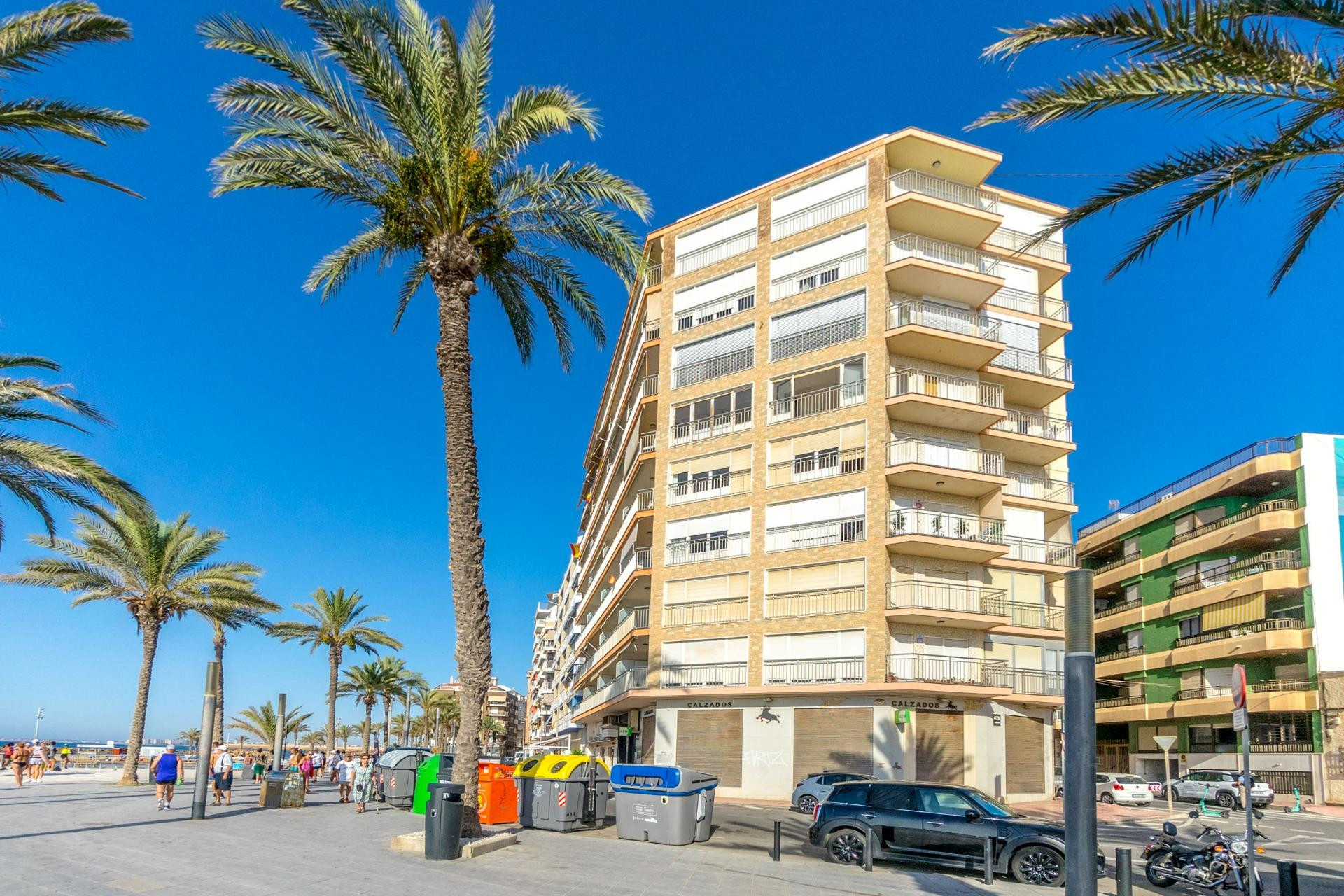 Resale - Apartment  - Torrevieja - Playa Del Cura