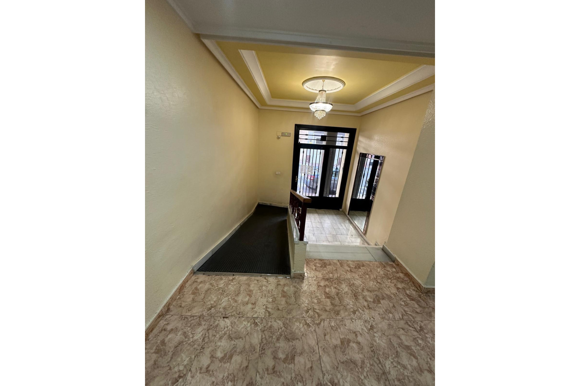 Resale - Apartment  - Torrevieja - Playa del Cura