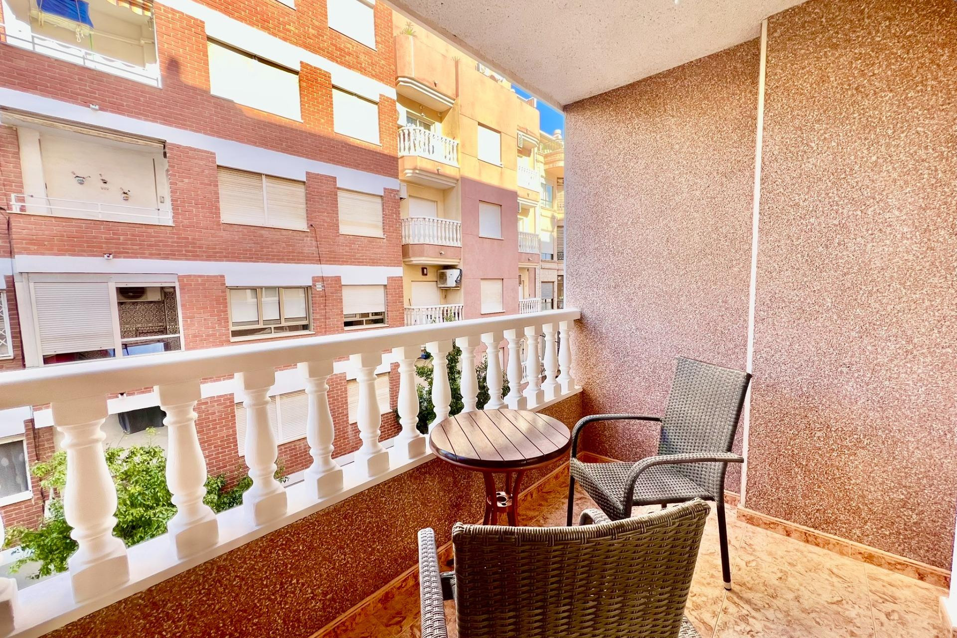 Resale - Apartment  - Torrevieja - Playa del Cura