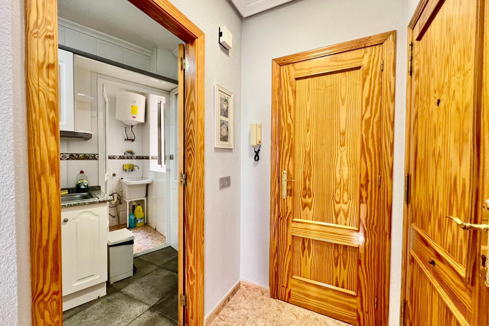 Resale - Apartment  - Torrevieja - Playa del Cura