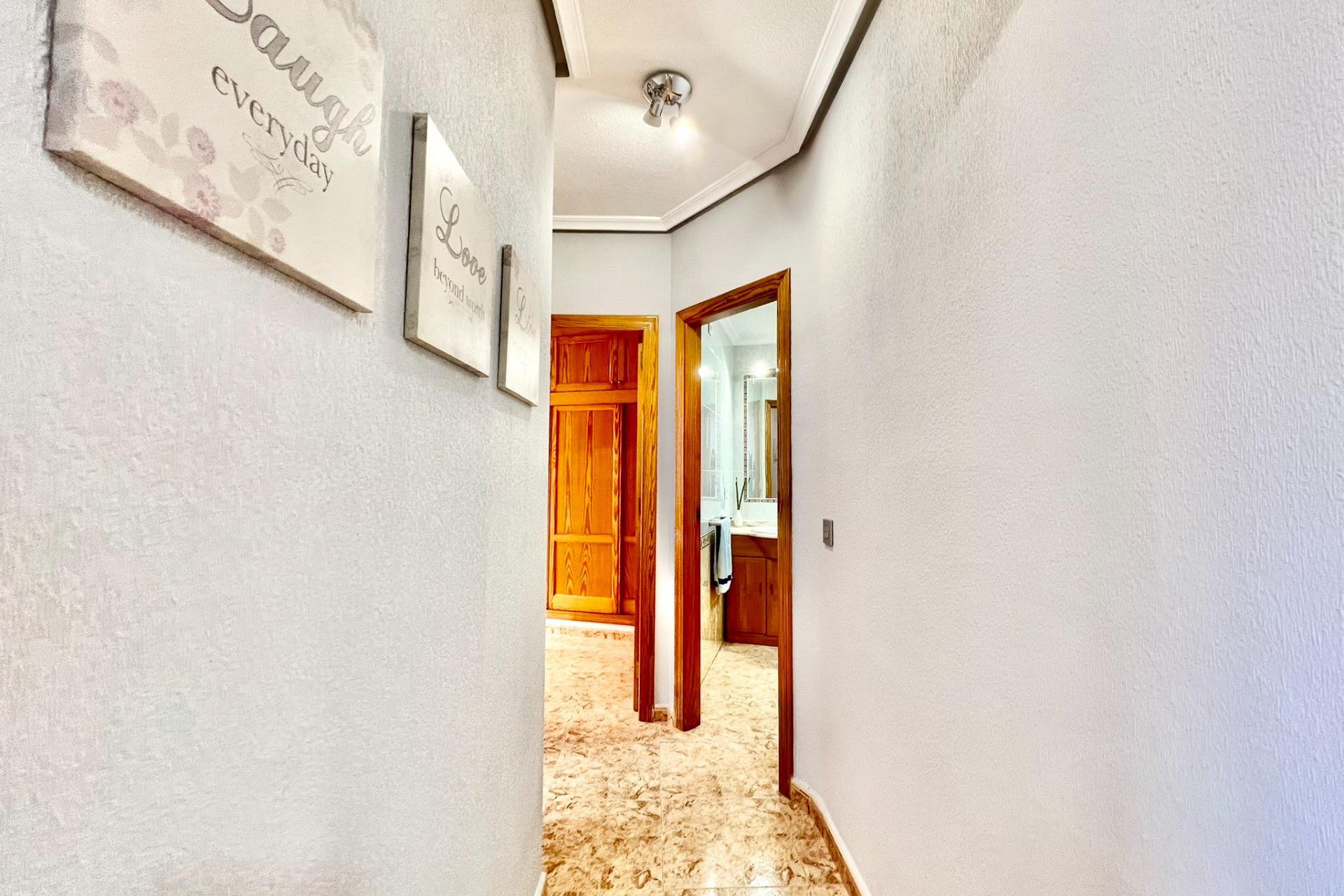 Resale - Apartment  - Torrevieja - Playa del Cura