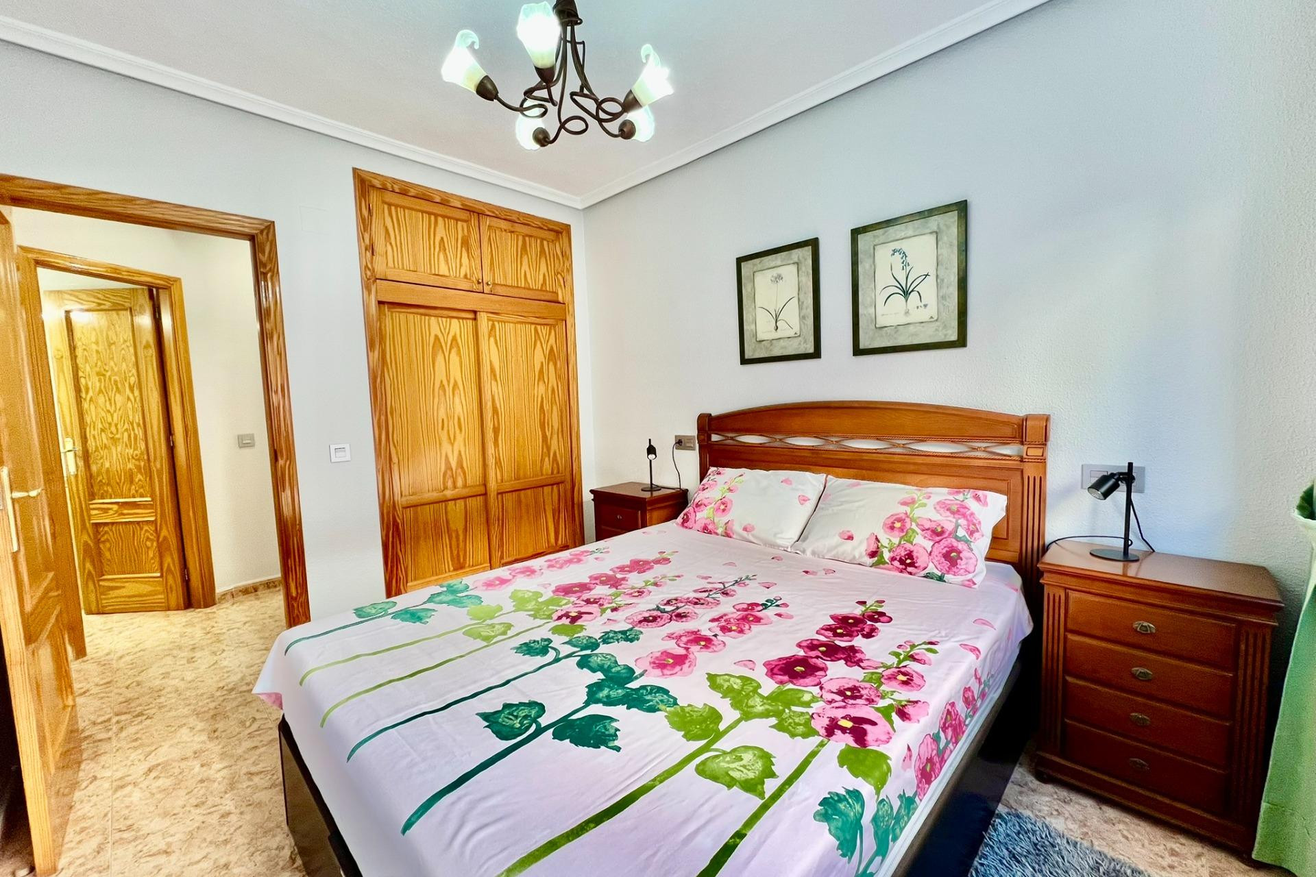 Resale - Apartment  - Torrevieja - Playa del Cura