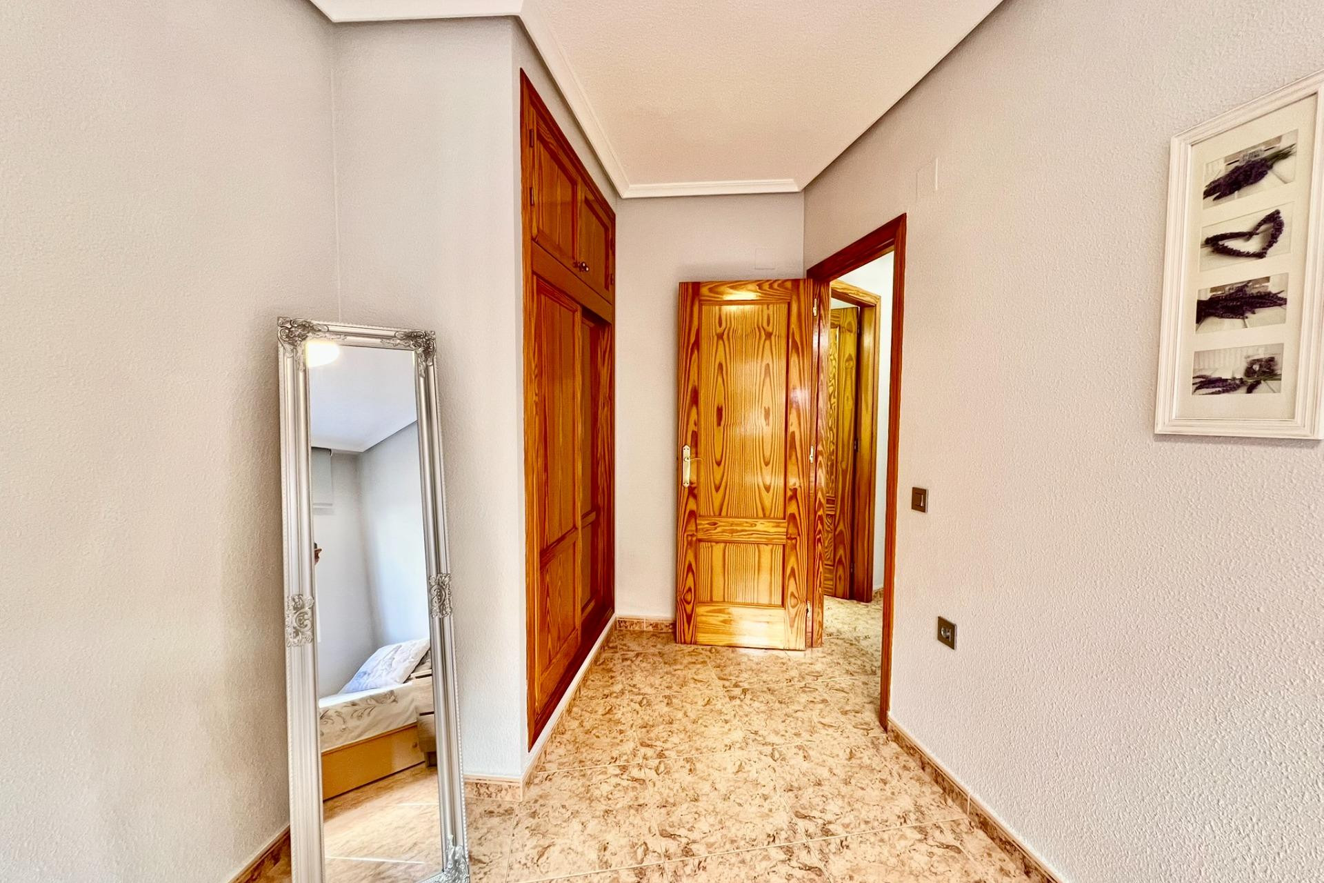 Resale - Apartment  - Torrevieja - Playa del Cura