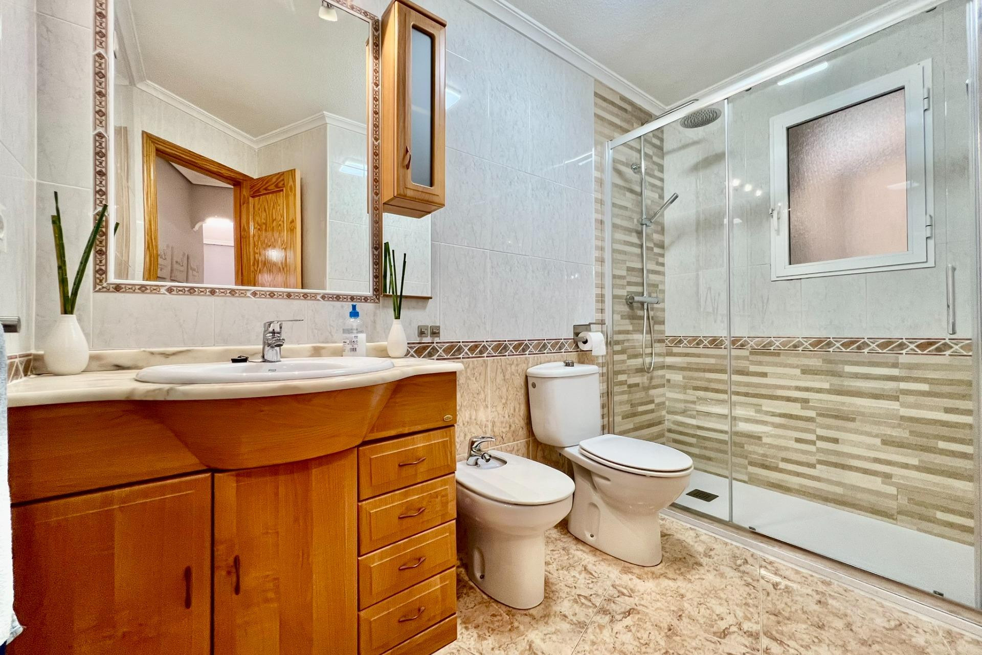 Resale - Apartment  - Torrevieja - Playa del Cura