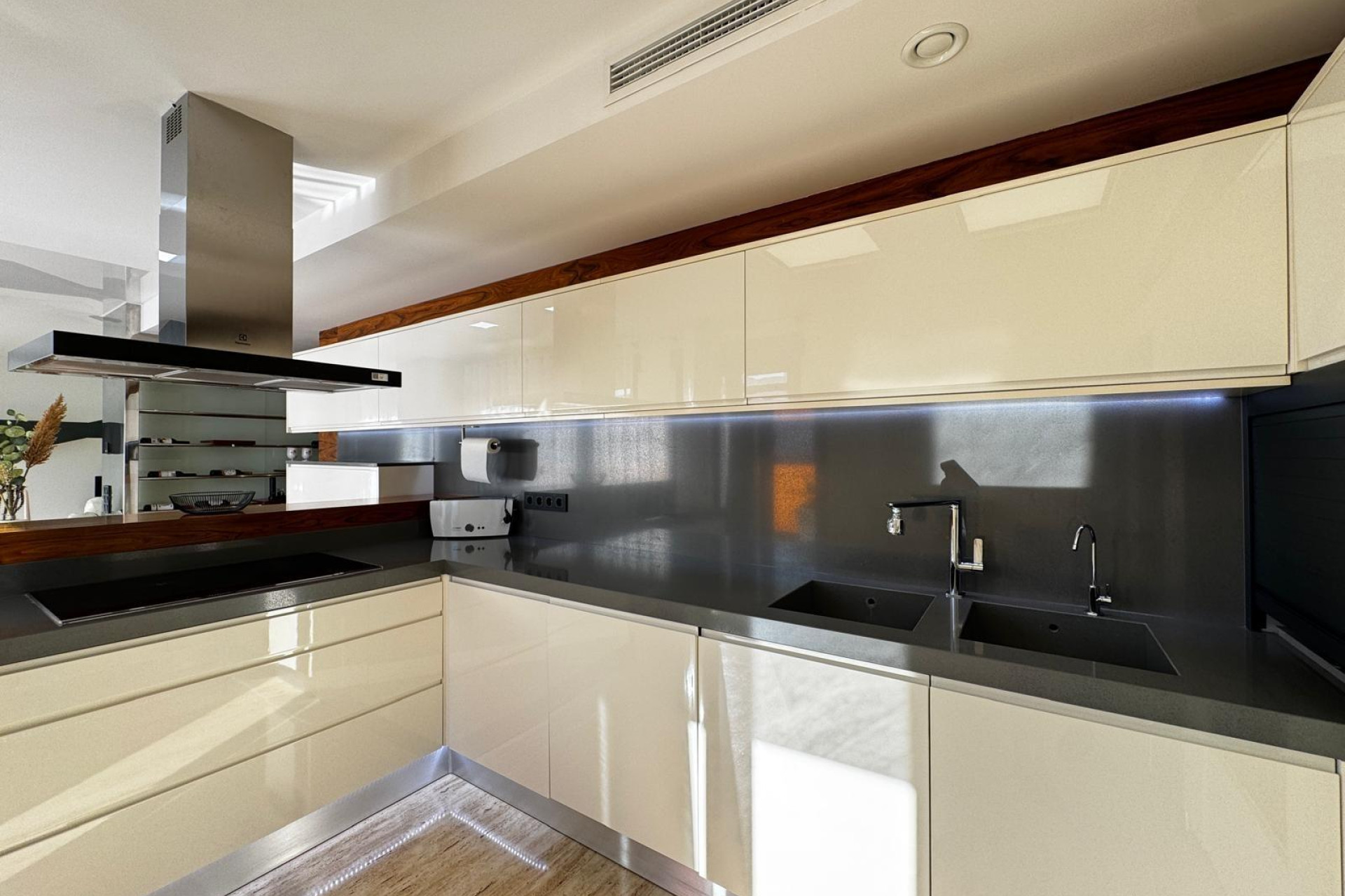 Resale - Apartment  - Torrevieja - Playa del Cura