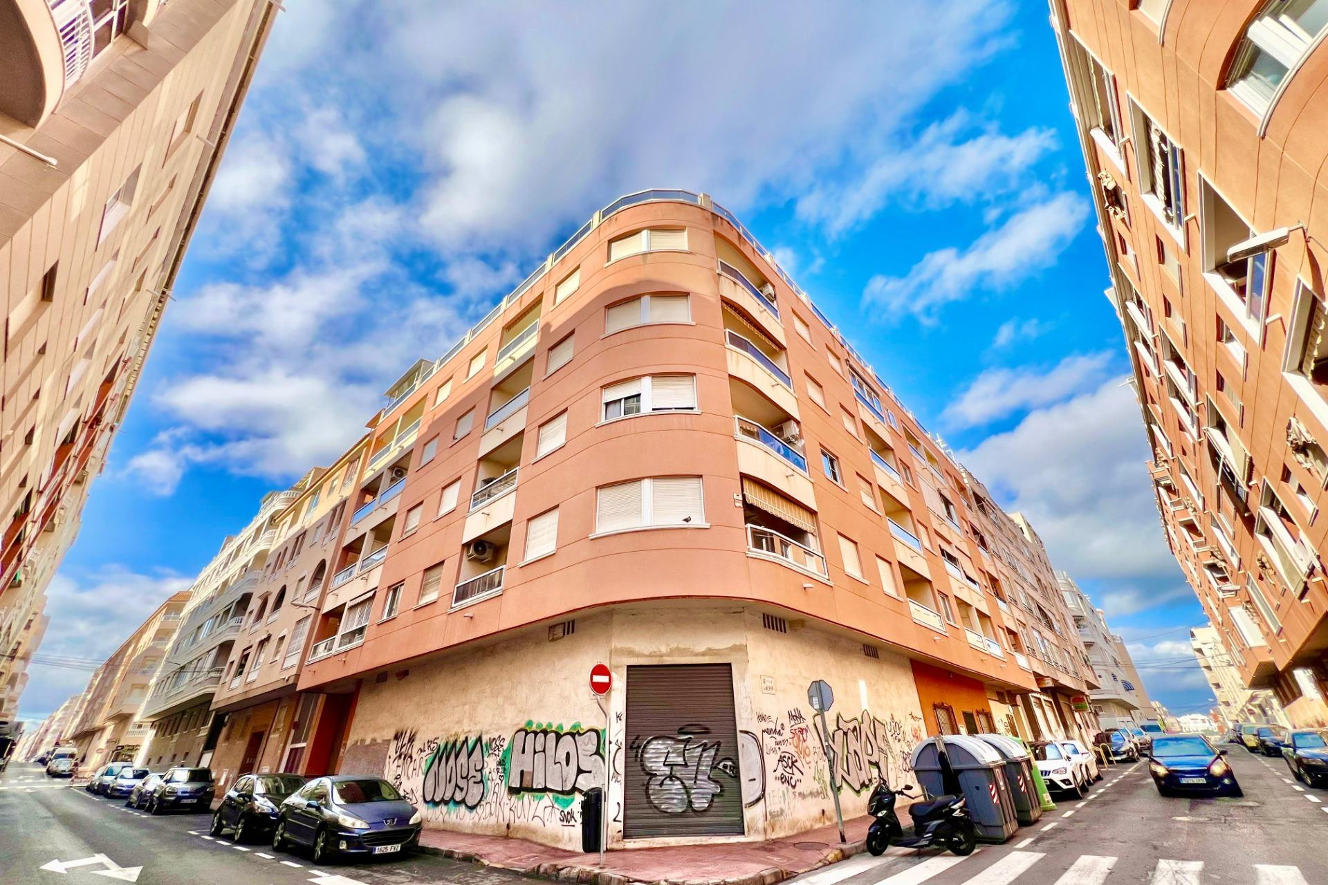 Resale - Apartment  - Torrevieja - Playa del Cura