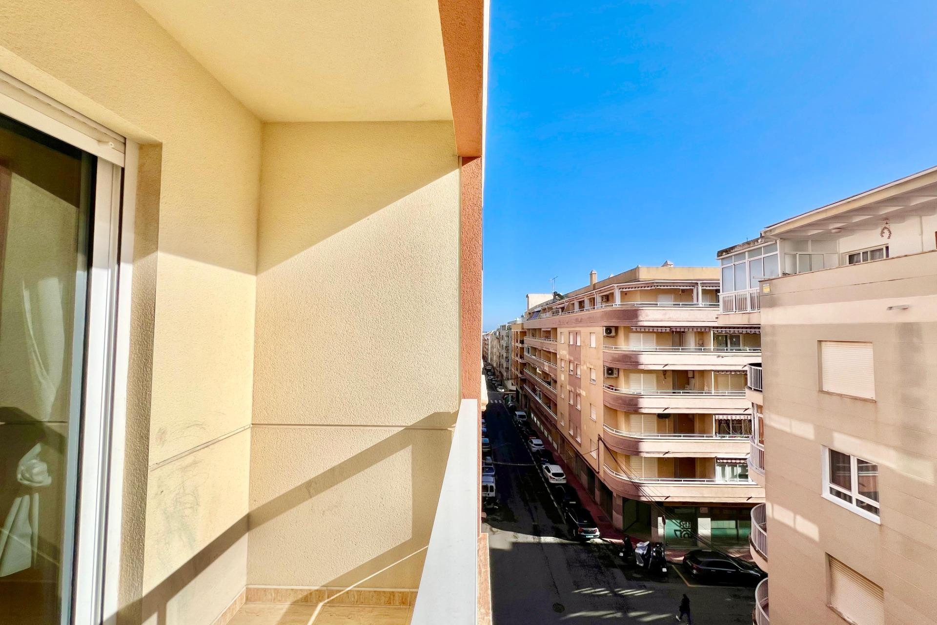 Resale - Apartment  - Torrevieja - Playa del Cura