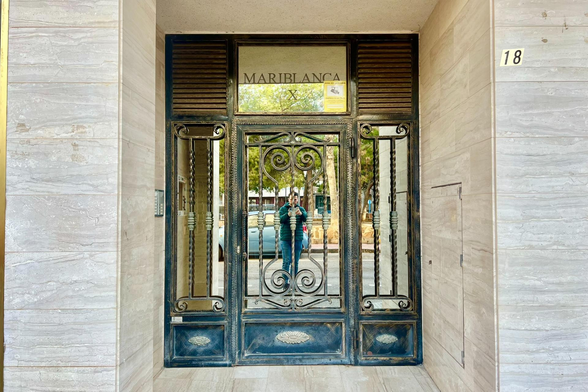 Resale - Apartment  - Torrevieja - Playa del Cura