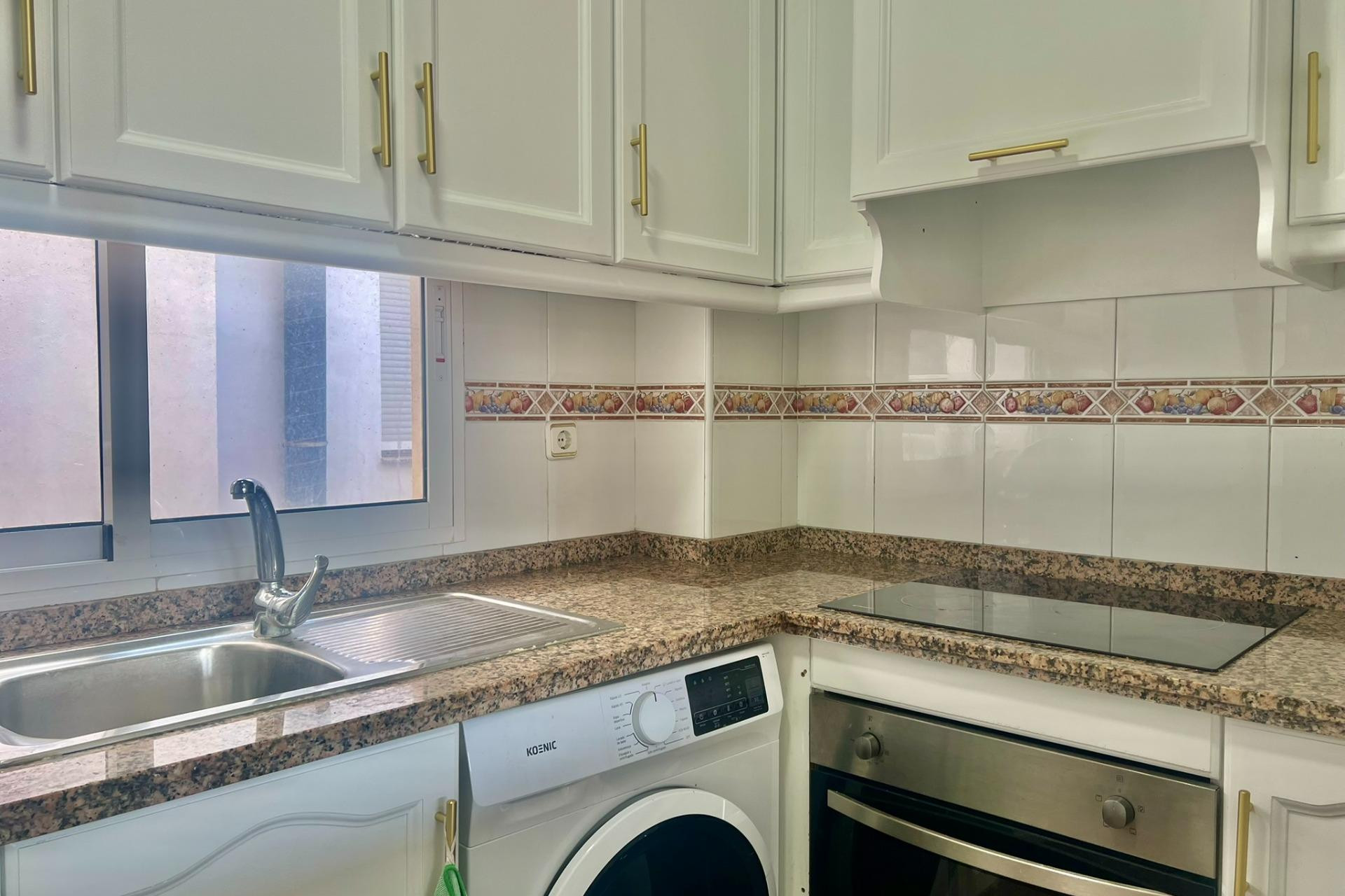 Resale - Apartment  - Torrevieja - Playa del Cura